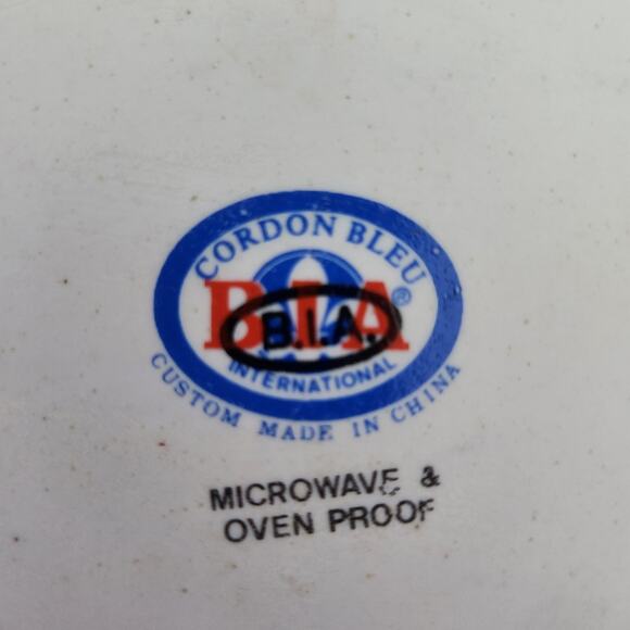 BIA Cordon Bleu casserole dish with lid - Picture 7 of 7